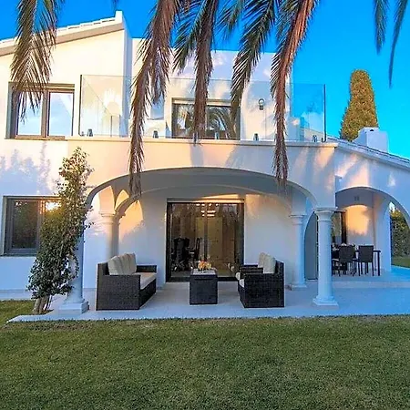 Villa Garden With Pool On The Marbella