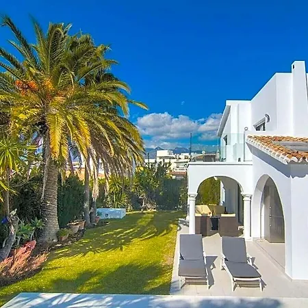 Villa Garden With Pool On The Marbella